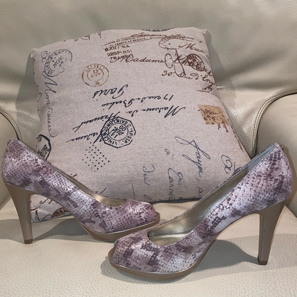Size 7.5 open toed Snakeskin Heels Never worn